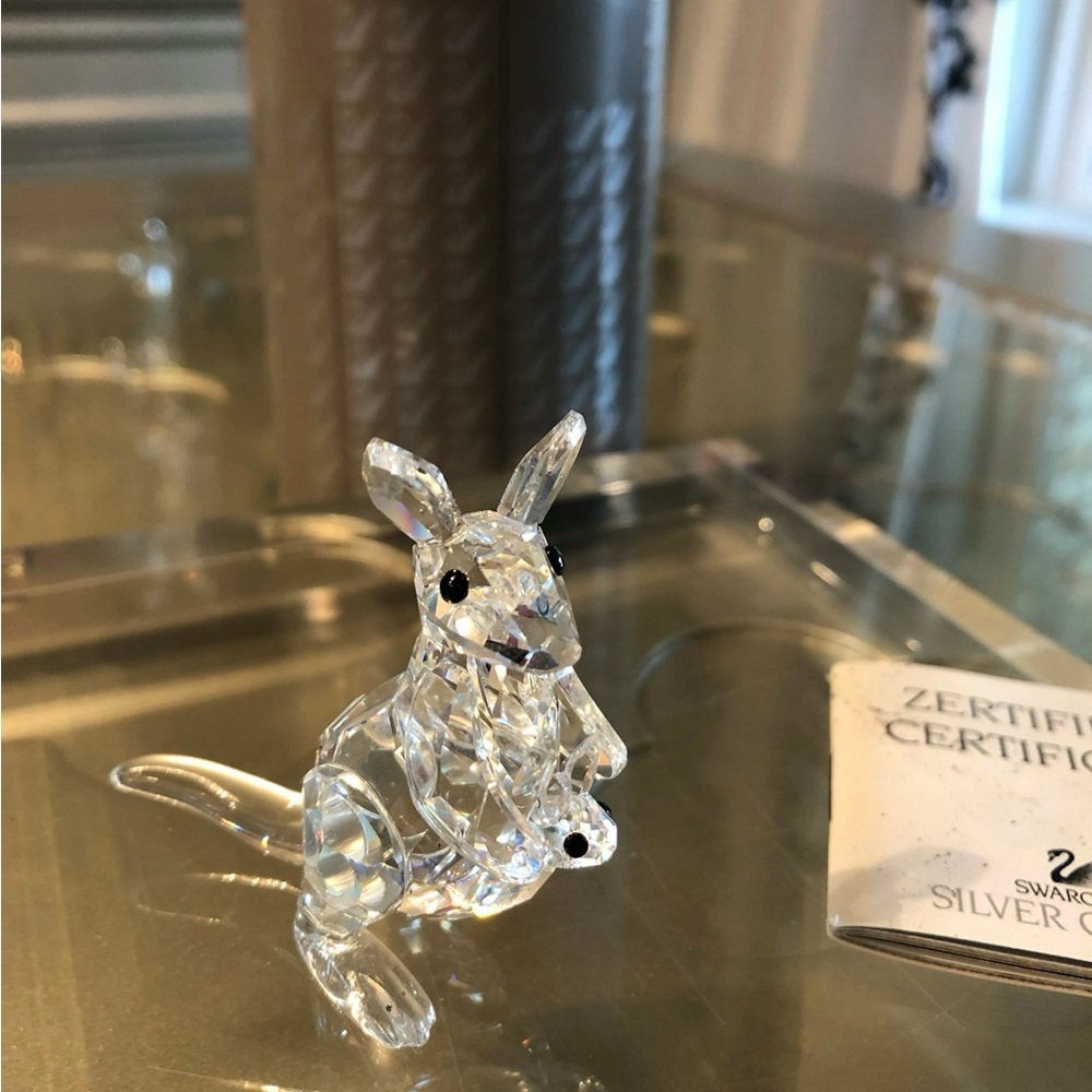SWAROVSKI RETIRED MOTHER KANGAROO WITH BABY